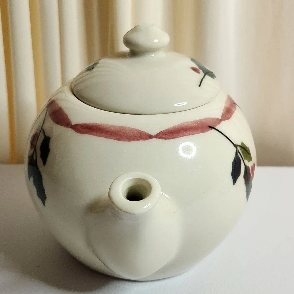 Hartstone Pottery Christmas Garland Teapot